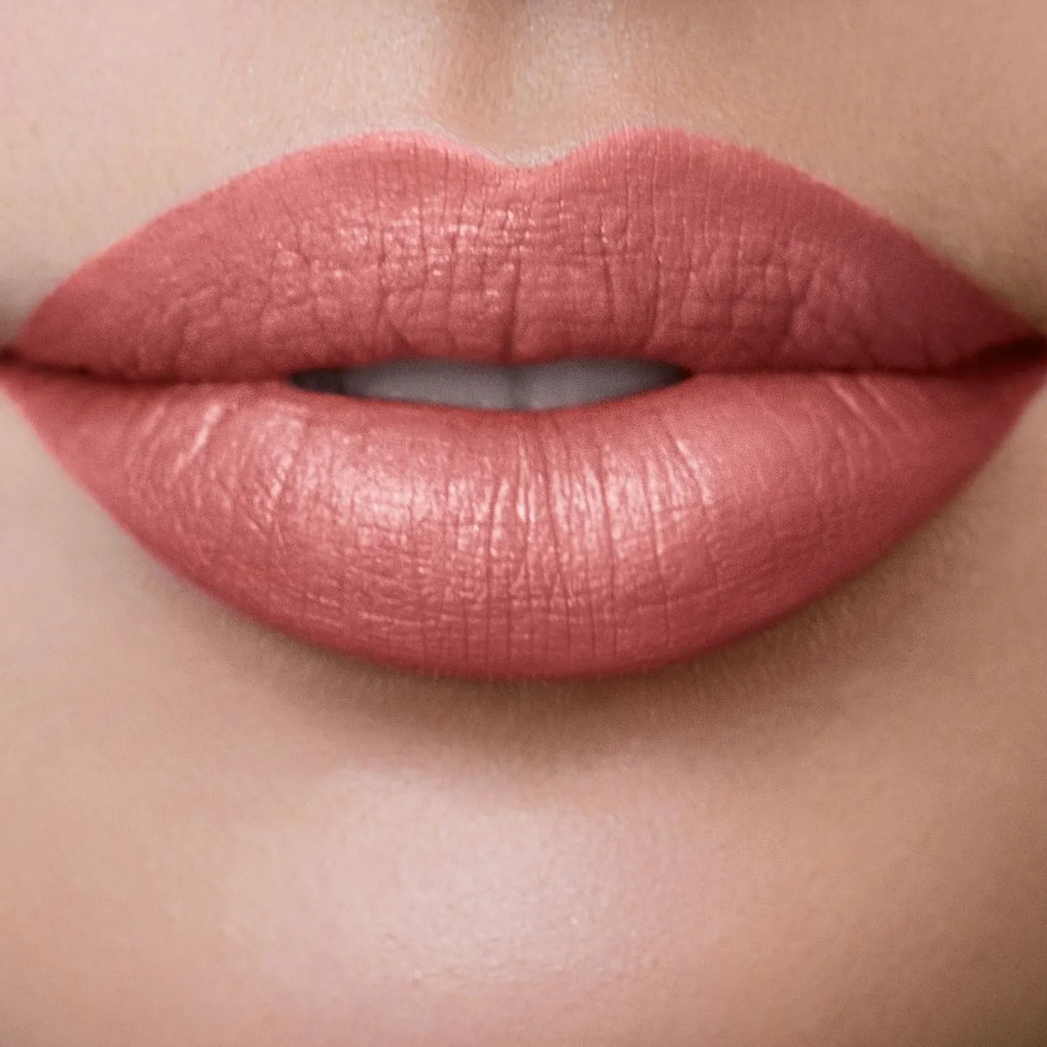 LIP SHOT