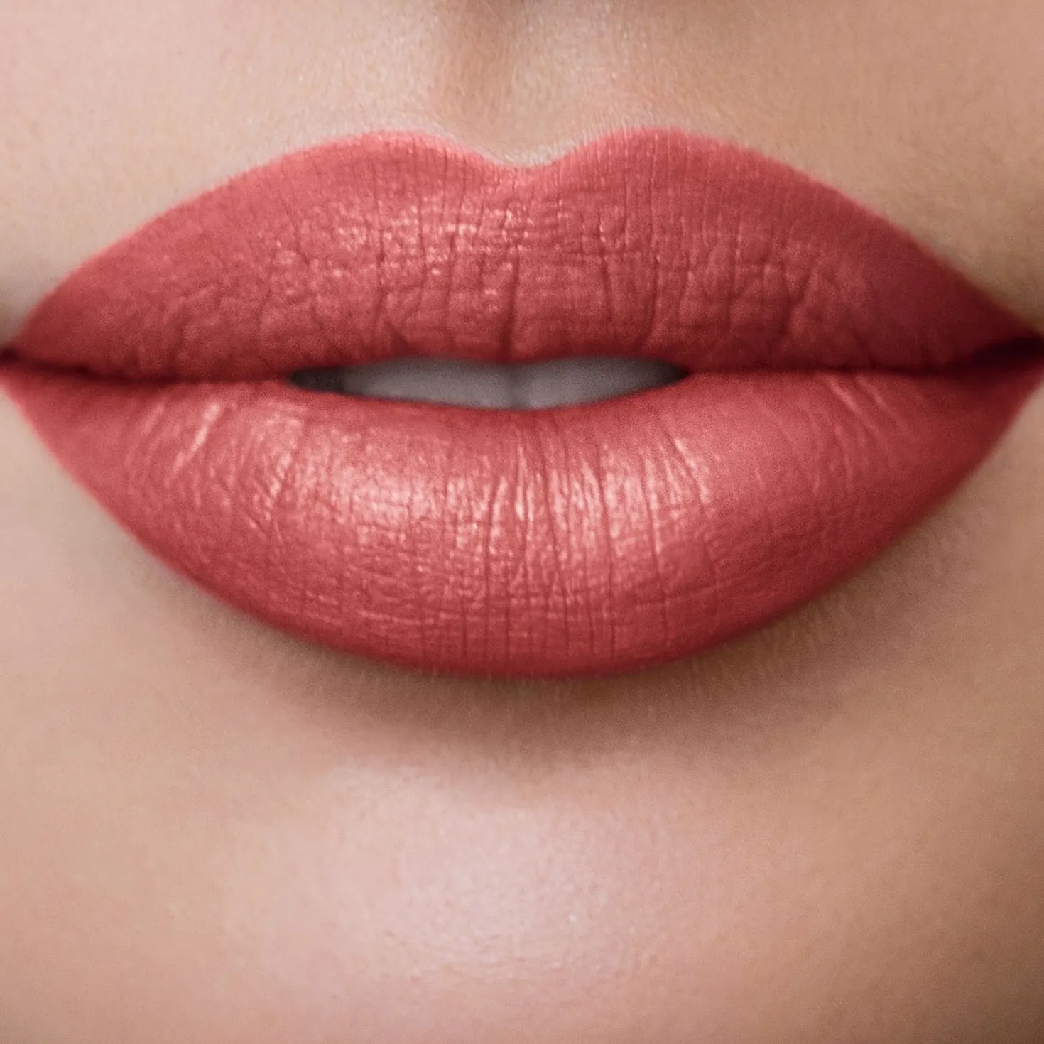 LIP SHOT