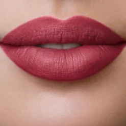 LONG LASTING LIQUID LIPSTICK
