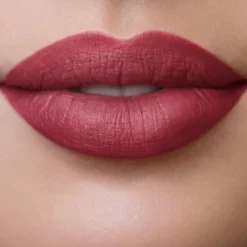 LONG LASTING LIQUID LIPSTICK