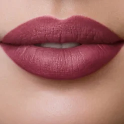 LONG LASTING LIQUID LIPSTICK