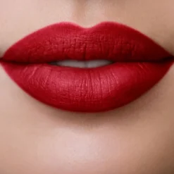 LONG LASTING LIQUID LIPSTICK