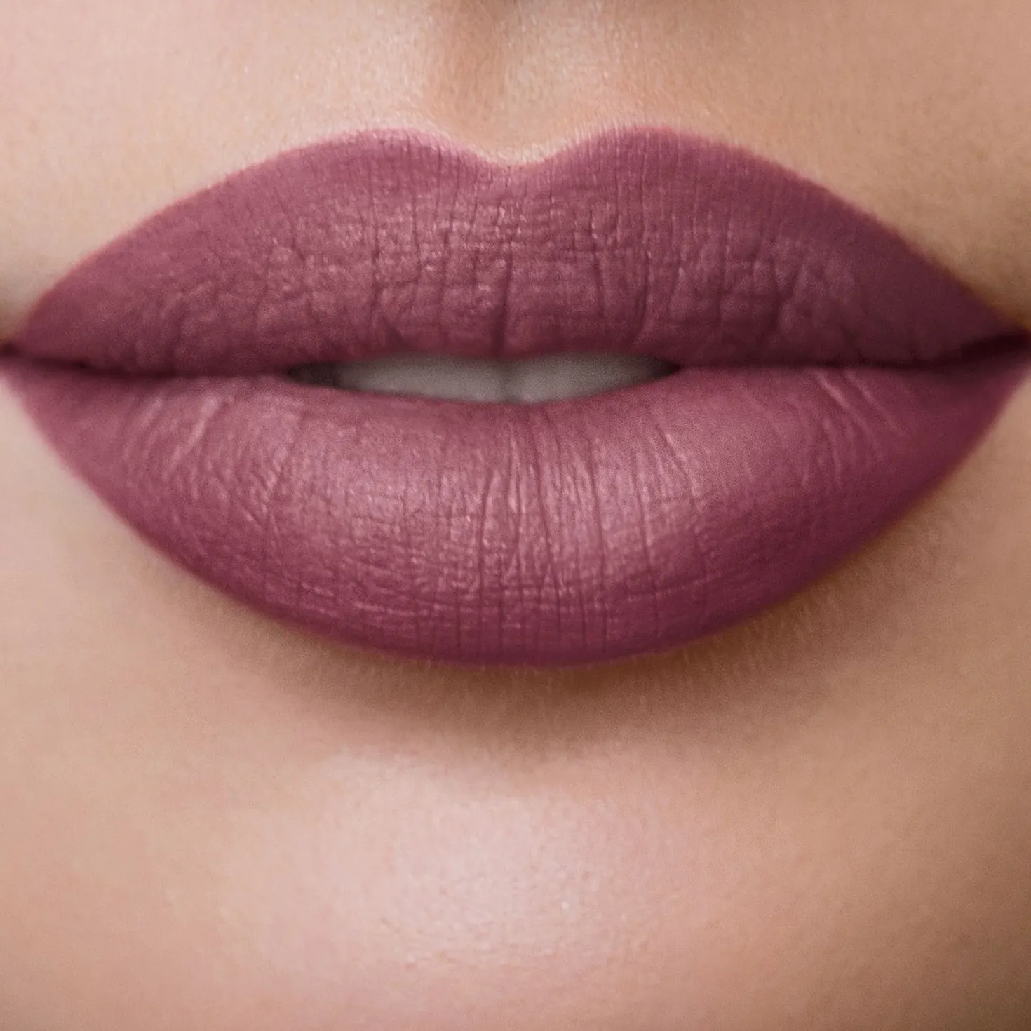 LONG LASTING LIQUID LIPSTICK
