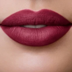 LONG LASTING LIQUID LIPSTICK
