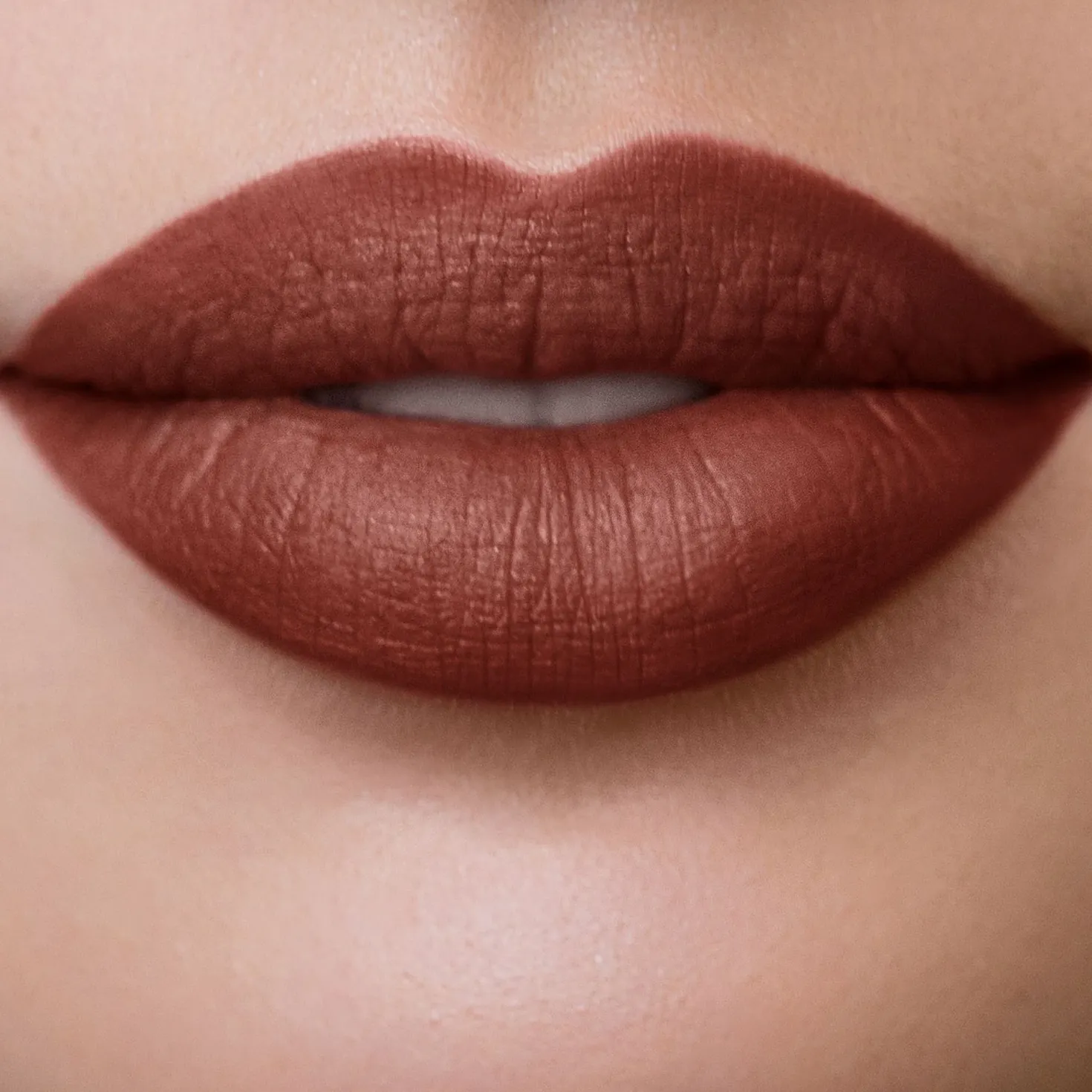LONG LASTING LIQUID LIPSTICK