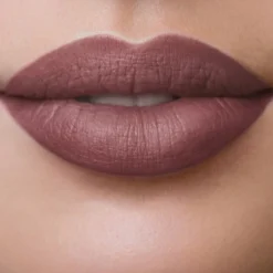 LONG LASTING LIQUID LIPSTICK