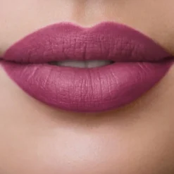 LONG LASTING LIQUID LIPSTICK